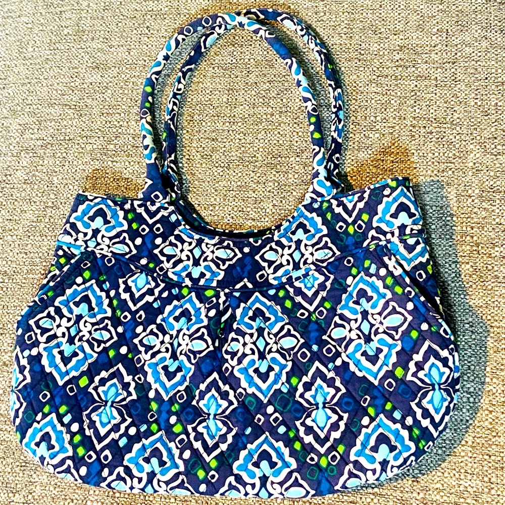VERA BRADLEY: Coastal Tones, Paisley Print, Outside Pockets, Double Straps